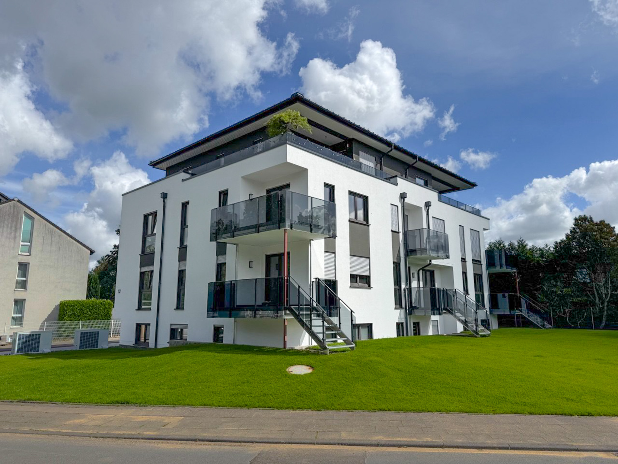 Thujaweg 12 – Gesamtgebäude